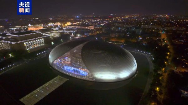 股票开户 跨越3000公里&#32;新疆午后阳光“点亮”北京夜景